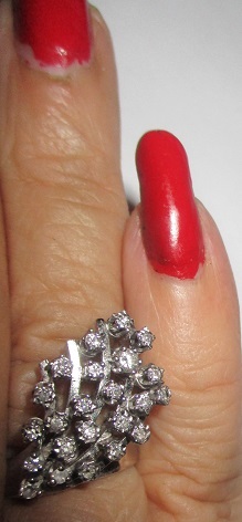 xxM1357M White gold 585 diamond ring 8,3 grams,Takst-Valuation N. Kr. 12 000